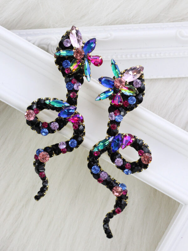 Earrings Limited 351